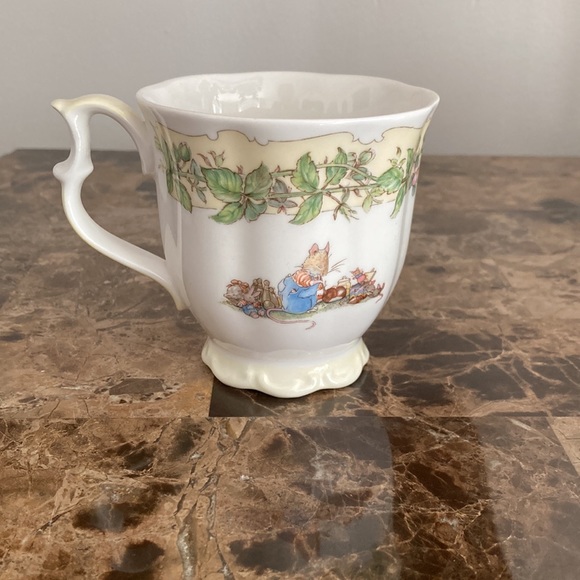 SPRING Brambly Hedge Beaker Mug Coffee or Tea Cup Bone China England - Vintage - Picture 5 of 8